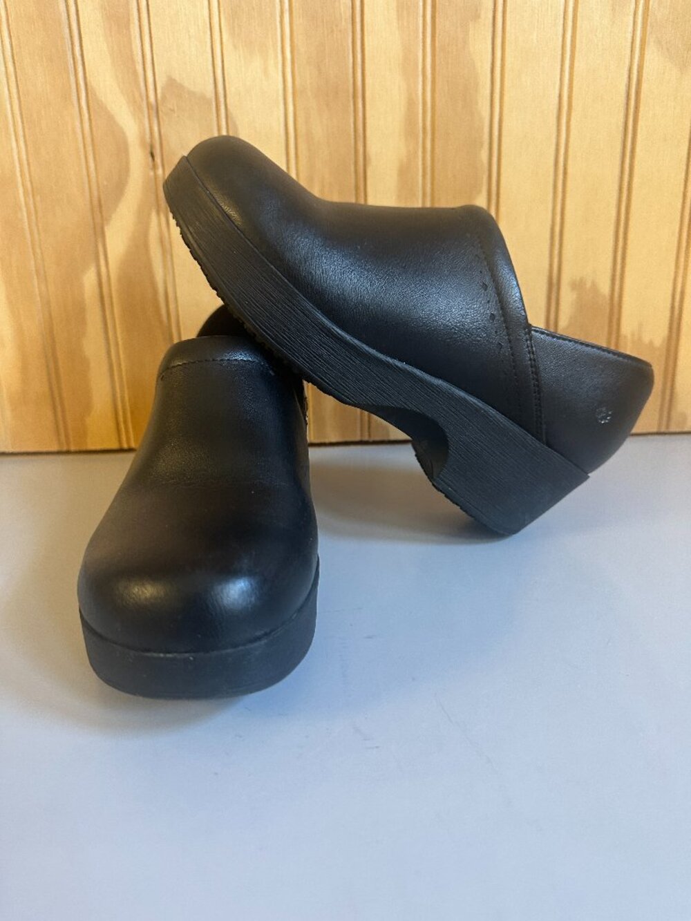 Shoes for Crews Lila Juno Non-Slip Water Resistant Work Clogs 5.5